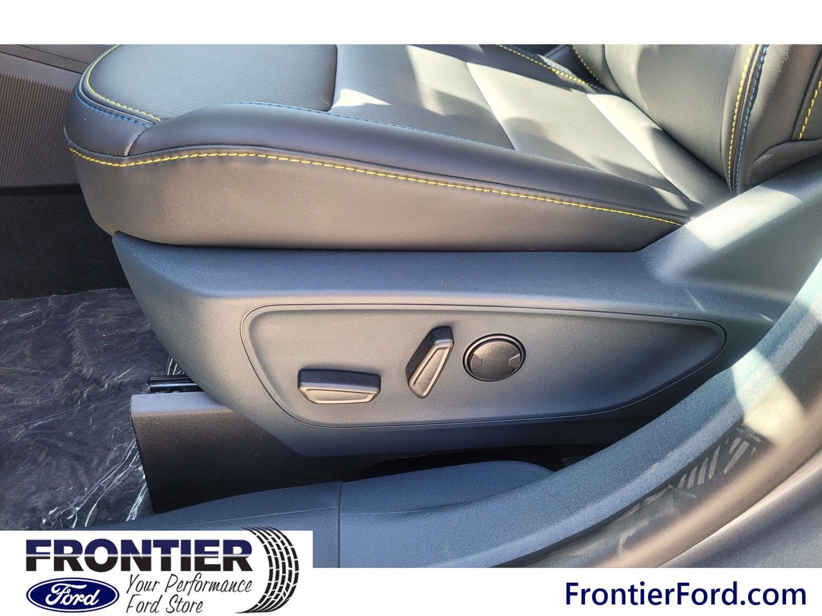 Used 2025 Ford Maverick Lobo AWD/4WD image 13
