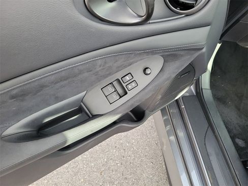 Certified 2024 Nissan Z Performance w/ Floor Mat Package image 11