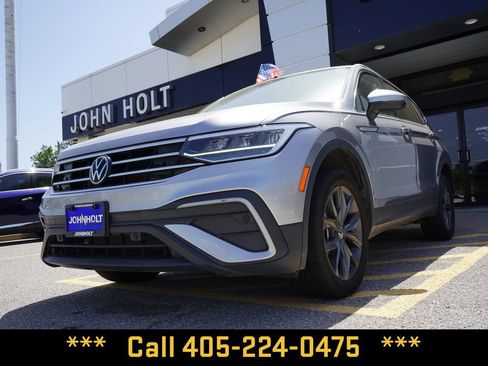 Used 2024 Volkswagen Tiguan SE FWD image 4