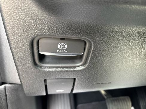 Used 2023 Jeep Grand Cherokee Overland w/ Advanced Protech Group III AWD/4WD image 17
