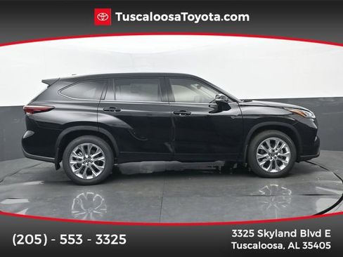 Used 2026 Toyota Highlander Limited image 1