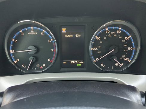 Used 2018 Toyota RAV4 Limited image 31