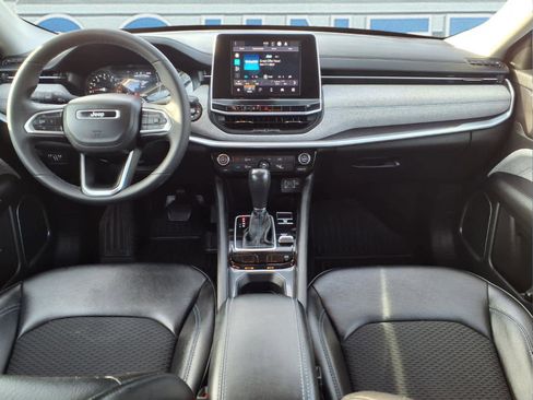 Used 2022 Jeep Compass Latitude image 10