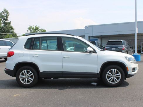 Used 2016 Volkswagen Tiguan S FWD image 11