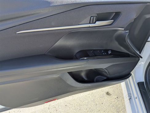 Used 2025 Toyota Camry LE image 14