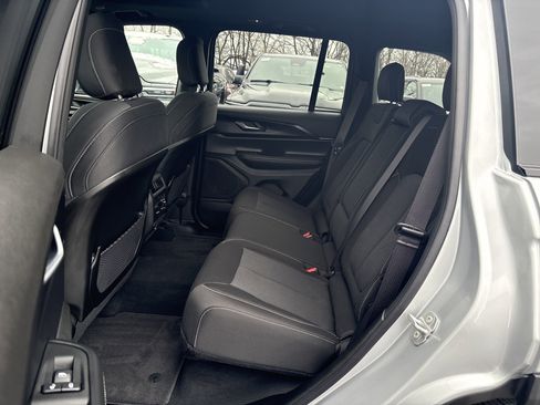 New 2025 Jeep Grand Cherokee Laredo X w/ Luxury Tech Group I image 14