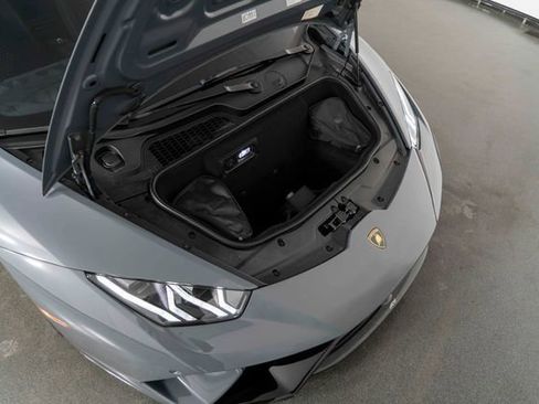 Used 2018 Lamborghini Huracan Performante image 24
