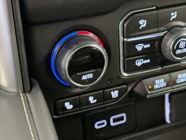 Used 2024 Chevrolet Suburban Premier AWD/4WD image 22