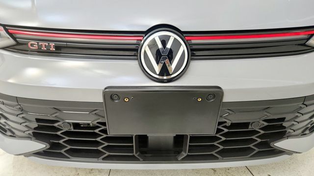 Used 2025 Volkswagen GTI SE FWD image 23