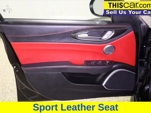 Used 2021 Alfa Romeo Giulia Ti Sport w/ Carbon Package AWD/4WD image 32