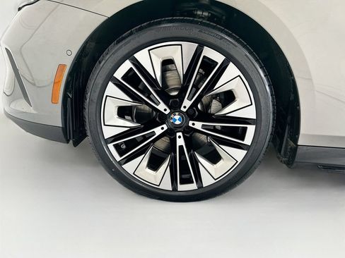Certified 2025 BMW 530i w/ Premium Package RWD image 29