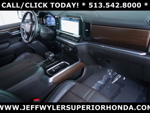 Used 2024 Chevrolet Silverado 1500 High Country w/ Technology Package image 36