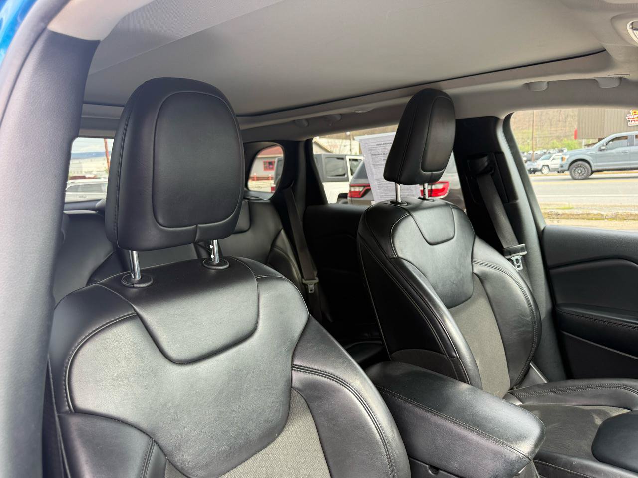 Used 2020 Jeep Cherokee Latitude Plus AWD/4WD image 48