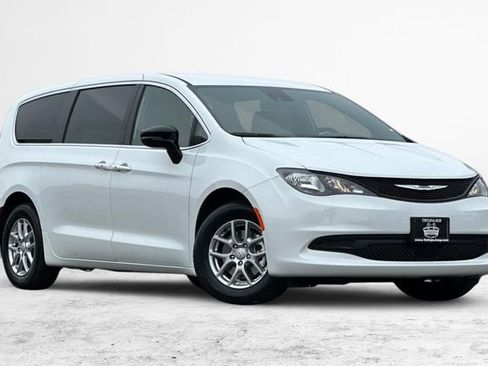 New 2026 Chrysler Voyager LX image 2