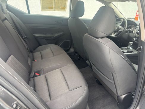 Used 2025 Nissan Altima 2.5 SV image 40