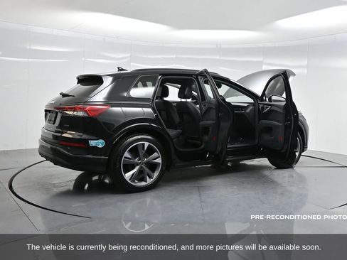 Used 2024 Audi Q4 e-tron Premium Plus w/ Premium Plus image 4