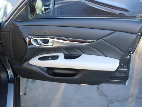 Used 2013 INFINITI M37 w/ Premium Pkg RWD image 18