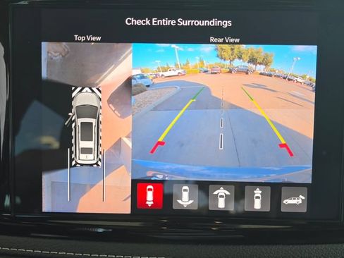 Certified 2025 Chrysler Pacifica Select AWD/4WD image 10