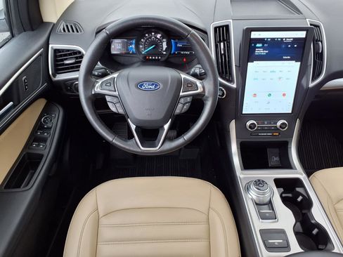 Used 2024 Ford Edge SEL w/ Convenience Package AWD/4WD image 6