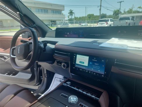 New 2026 Lincoln Navigator Reserve AWD/4WD image 31