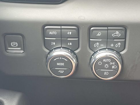 Used 2024 GMC Sierra 1500 AT4X w/ AT4X AEV Edition AWD/4WD image 31