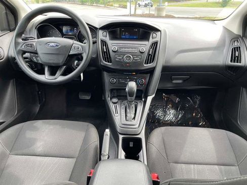 Used 2018 Ford Focus SE FWD image 52