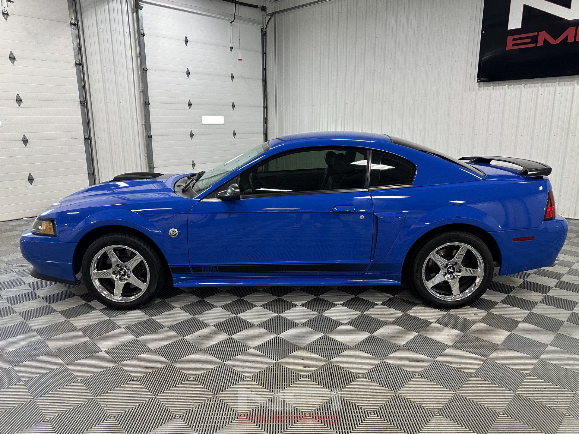 Used 2004 Ford Mustang Mach 1 RWD image 2