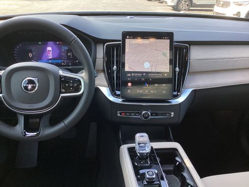 Used 2026 Volvo XC90 B6 Plus w/ Protection Package Premier image 25