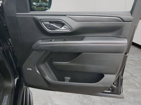 Used 2022 Chevrolet Suburban RST w/ Sport Performance Package image 13