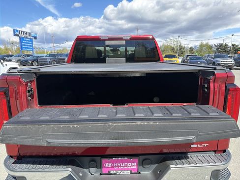 Used 2019 GMC Sierra 1500 SLT w/ SLT Premium Plus Package AWD/4WD image 22