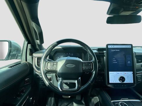 Used 2023 Ford Expedition Platinum RWD image 11