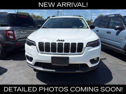 Used 2022 Jeep Cherokee Latitude w/ Sun & Sound Group AWD/4WD image 3