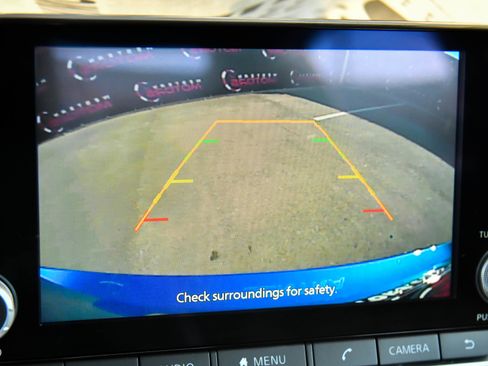 Used 2025 Nissan Sentra SV image 17