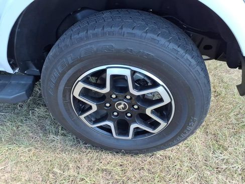Used 2024 Ford Bronco Outer Banks AWD/4WD image 23