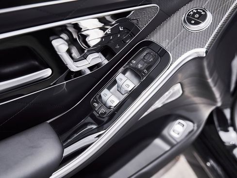 Used 2025 Mercedes-Benz S 580 4MATIC Sedan image 31