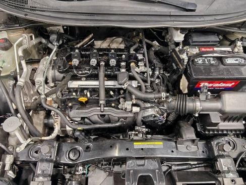 Used 2020 Nissan Versa SV image 39