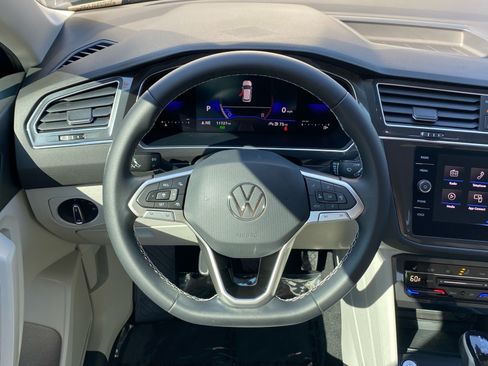 Certified 2023 Volkswagen Tiguan SE AWD/4WD image 5