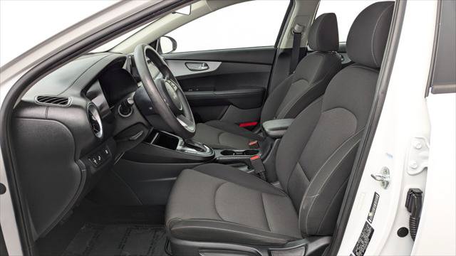 Used 2022 Kia Forte LXS w/ LXS Technology Package FWD image 14