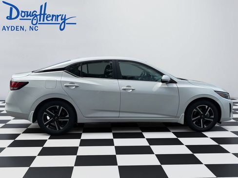 Used 2025 Nissan Sentra SV w/ All-Weather Package FWD image 6