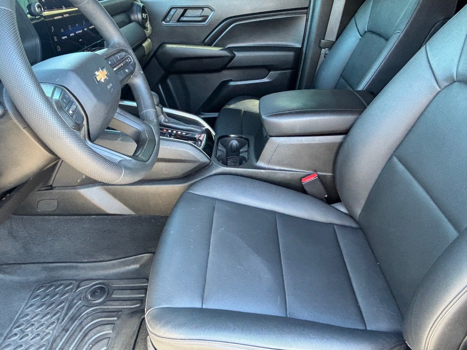 Used 2024 Chevrolet Colorado W/T w/ WT Convenience Package RWD image 20