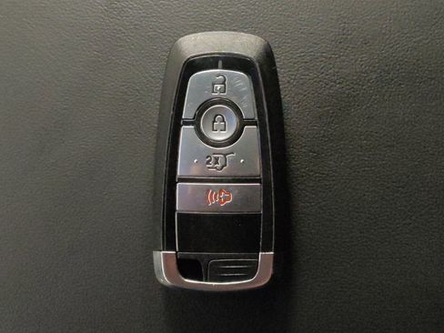 Used 2022 Ford Explorer XLT RWD image 32