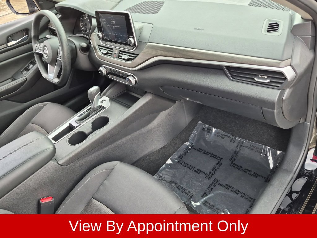 Used 2025 Nissan Altima 2.5 SV FWD image 31