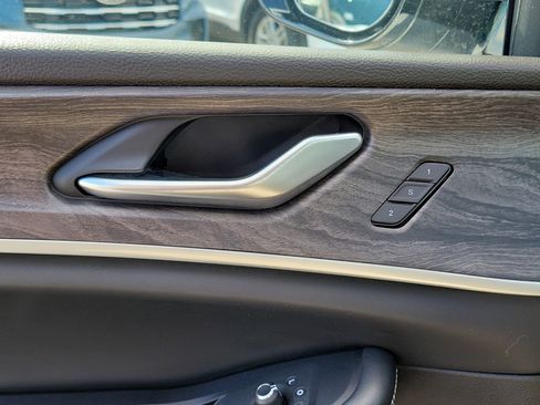 Used 2023 Jeep Grand Cherokee Limited w/ Luxury Tech Group II image 27