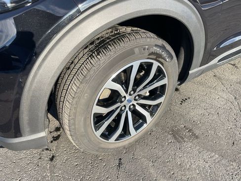 Used 2025 Ford Explorer ST-Line image 3