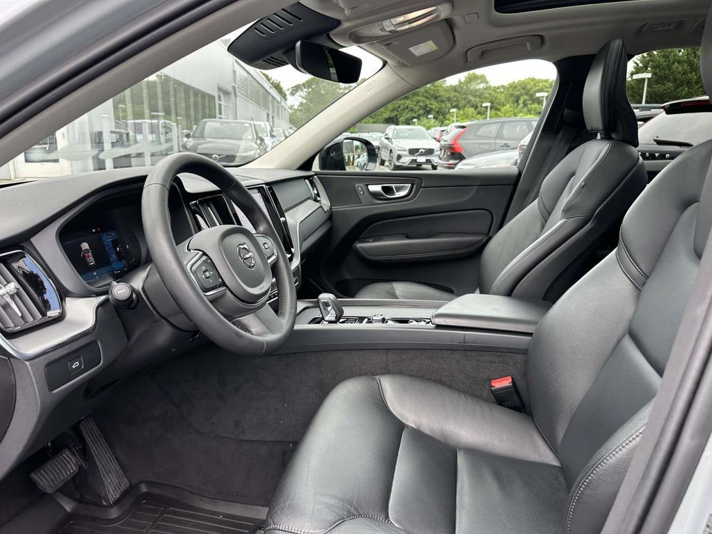 Certified 2024 Volvo XC60 B5 Core w/ Protection Package Premier AWD/4WD image 13