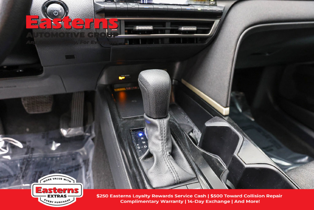 Used 2025 Toyota Camry LE FWD image 14