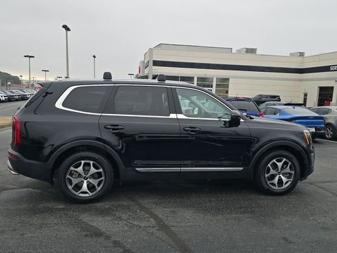 Certified 2022 Kia Telluride EX w/ Towing Package image 2