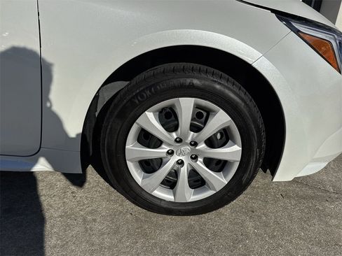 Used 2024 Toyota Corolla LE image 59