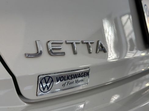 Used 2022 Volkswagen Jetta SE FWD image 31
