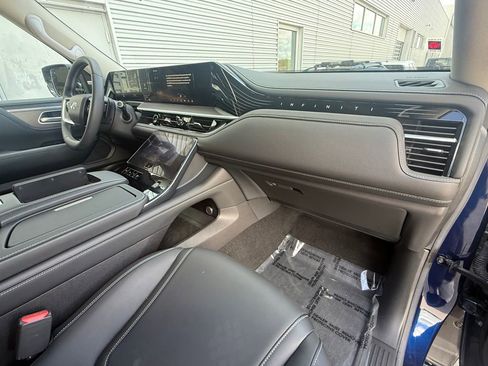 Used 2025 INFINITI QX80 Pure image 39